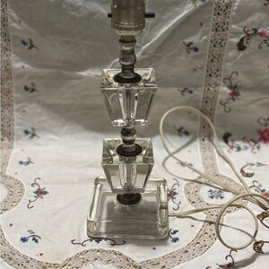 Elegant Clear Lucite/Glass Table Lamp